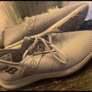 New balance women’s tennis shoes